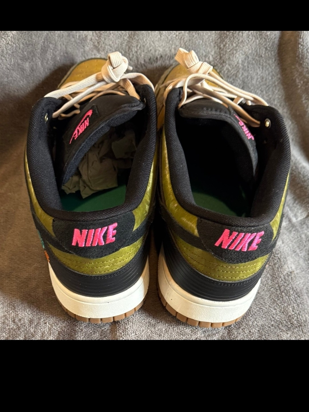 Nike Women’s 14/ Men's 12.5 Gold & Black Dunks "Dia De Los Muertos" - Picture 4 of 5